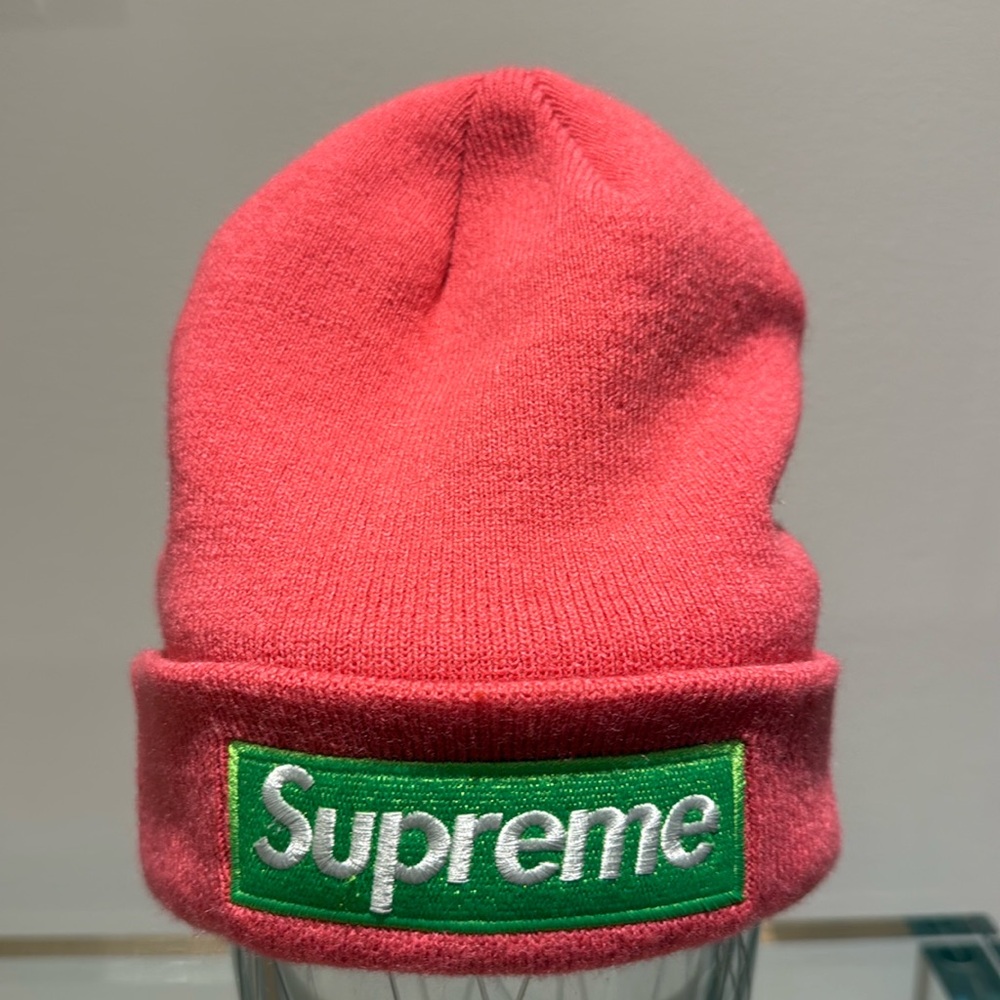 Supreme New Era Box Logo Magenta beanie hat
